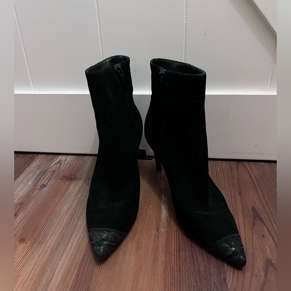 Suede lace tipped boots by Kylie sz 7
